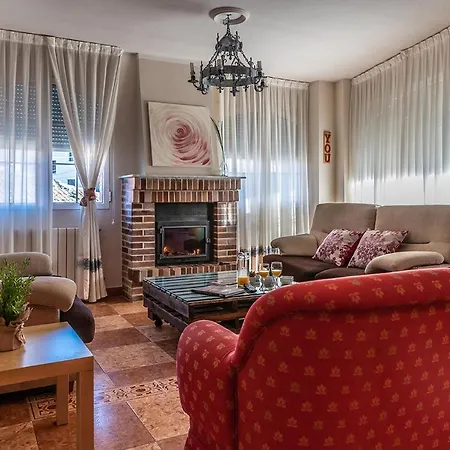 Casa rural Entreacebedas I alojamientos con jardín, barbacoa y chimeneas I wifi I Aparcamiento en la puerta Casa rural