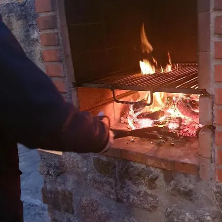 Casa Rural Entreacebedas I Alojamientos Con Jardin, Barbacoa Y Chimeneas I Wifi I Aparcamiento En La Puerta Segovia