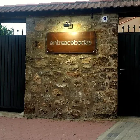 Casa rural Entreacebedas I alojamientos con jardín, barbacoa y chimeneas I wifi I Aparcamiento en la puerta Casa rural Segovia
