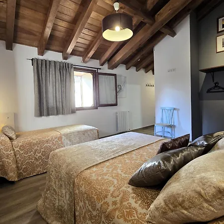 Casa Rural Entreacebedas I Alojamientos Con Jardin, Barbacoa Y Chimeneas I Wifi I Aparcamiento En La Puerta