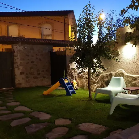 Casa rural Casa rural Entreacebedas I alojamientos con jardín, barbacoa y chimeneas I wifi I Aparcamiento en la puerta