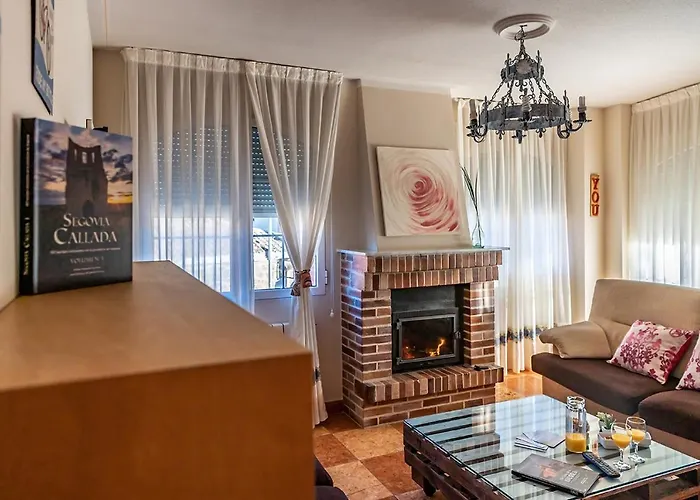 Entreacebedas Rural&vacaciones, Con Jardín Privado Piscina A Un Minuto * Segovia