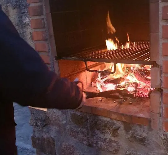 Entreacebedas Rural&vacaciones, Con Jardín Privado Piscina A Un Minuto Segovia
