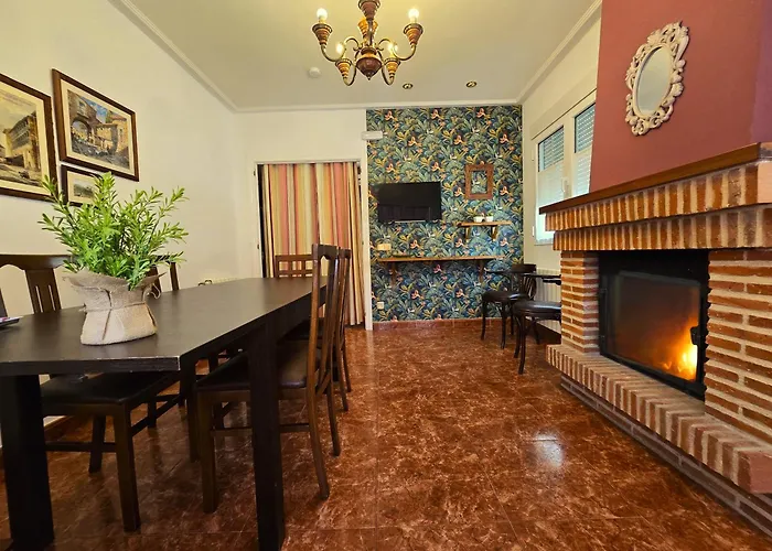 Entreacebedas Rural&vacaciones, Con Jardín Privado Piscina A Un Minuto Segovia