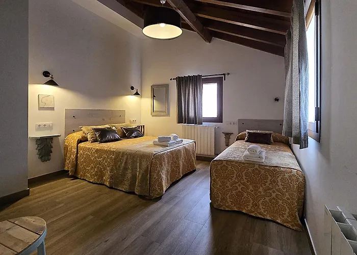 Entreacebedas Rural&vacaciones, Con Jardín Privado Piscina A Un Minuto Casa rural Segovia